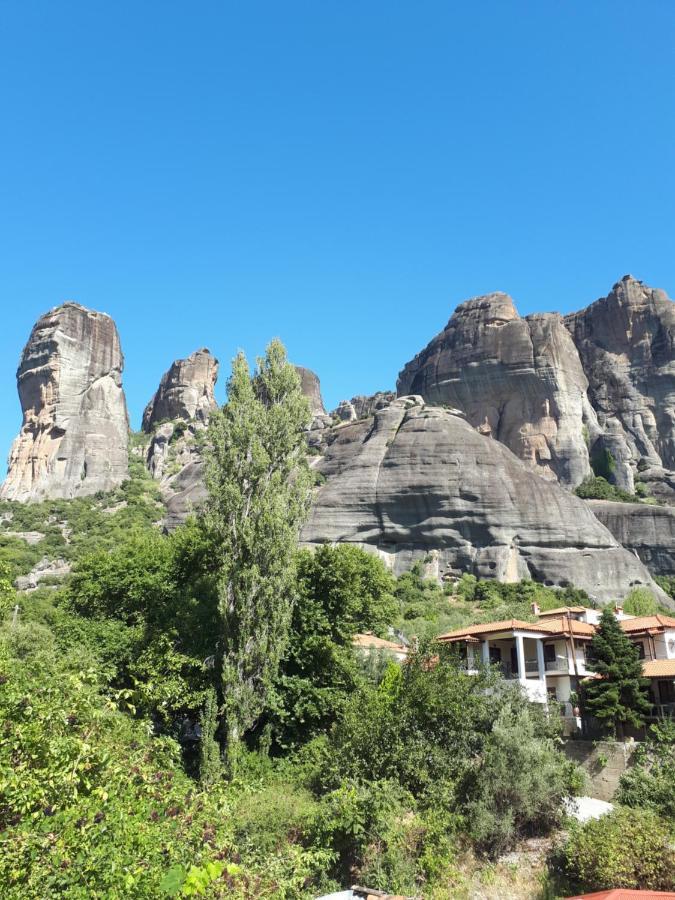شقة The House Under The Rocks Of Meteora 2 كالامباكا المظهر الخارجي الصورة