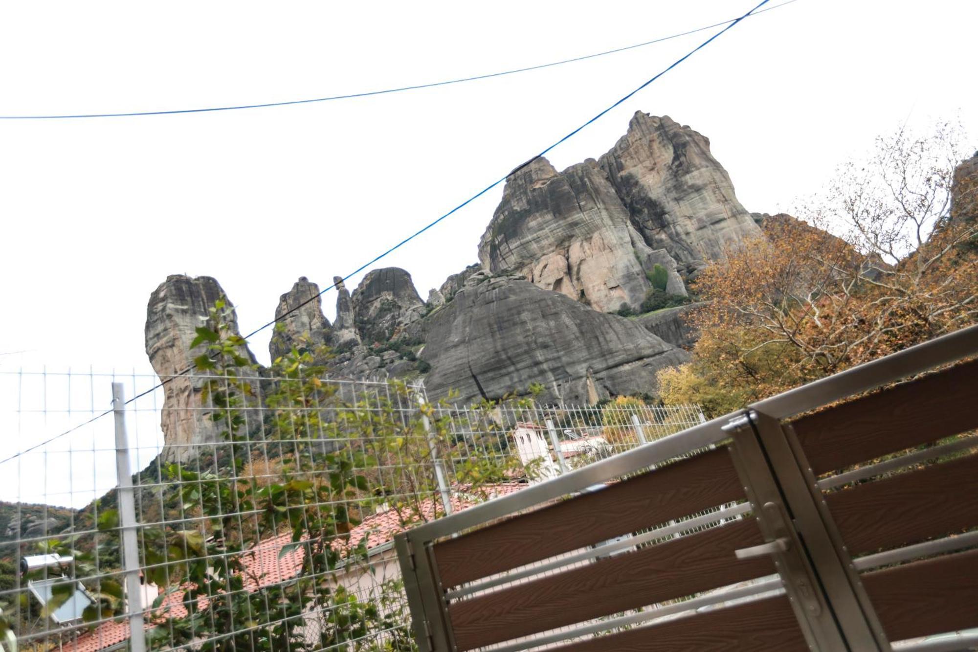 شقة The House Under The Rocks Of Meteora 2 كالامباكا المظهر الخارجي الصورة