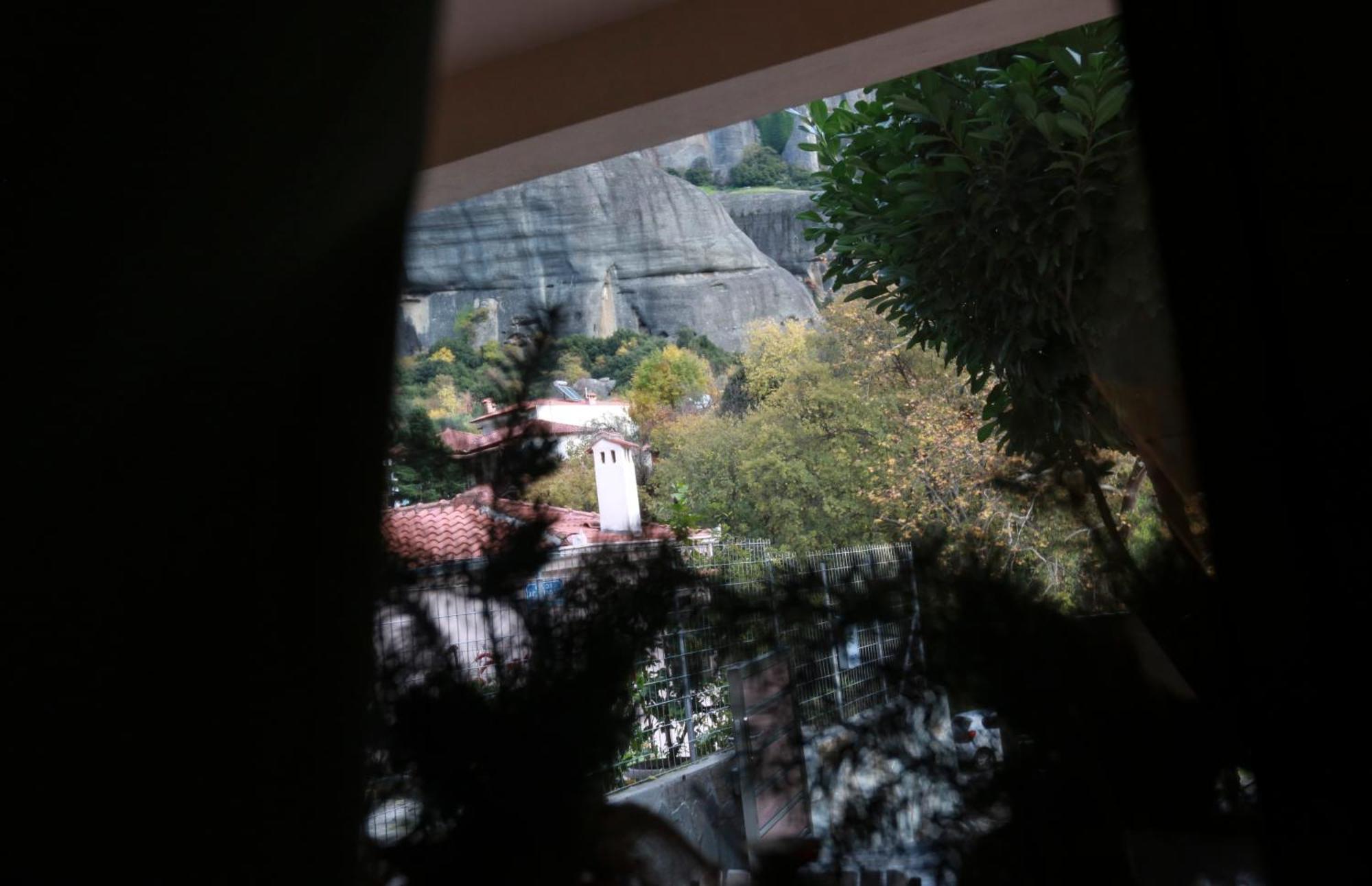 شقة The House Under The Rocks Of Meteora 2 كالامباكا المظهر الخارجي الصورة